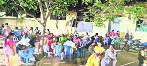 ‘అయ్యో’ర్ల పడిగాపులు
