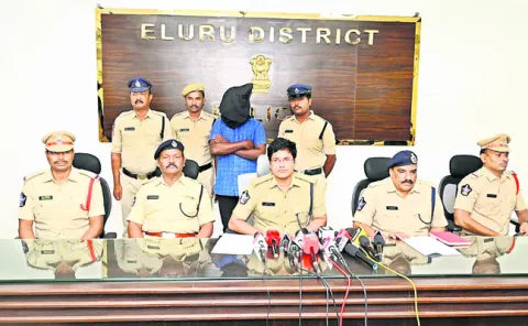 జూదాలకు బానిసై యజమాని ఇంట్లోనే చోరీ 
