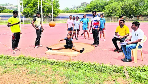 రీజినల్‌ స్పోర్ట్స్‌ స్కూల్‌లో ప్రవేశాలకు ఎంపికలు 