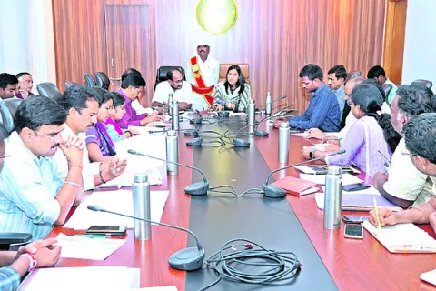 రైతులకు వెంటనే పరిహారం చెల్లించాలి