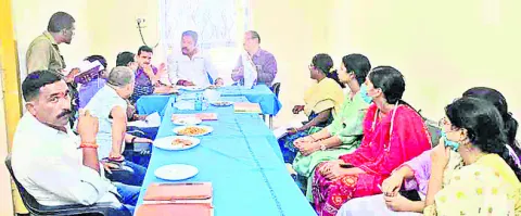 సీహెచ్‌సీలో మౌలిక వసతులు కల్పించాలి