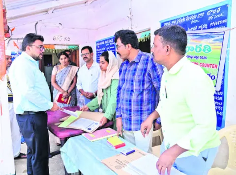 రైతుల సమస్యలను వెంటనే పరిష్కరించాలి 
