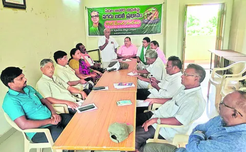 పేదల కడుపు కొట్టేందుకు ‘కూటమి’ యత్నం 