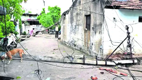 కూలిన