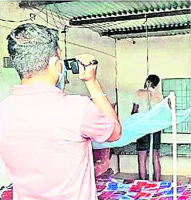 ఉరి వేసుకుని యువకుడి ఆత్మహత్య