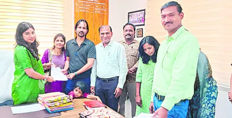 పిల్లల బంగారు భవిష్యత్తే ముఖ్యం