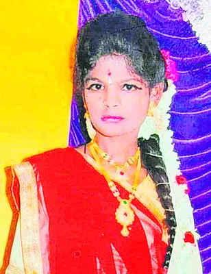 ఇంట్లో బోర్‌ కొడుతోంది.. ఉండలేకపోతున్నా..!