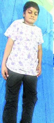ఆపన్నహస్తం కోసం బాలుడి ఎదురుచూపు 