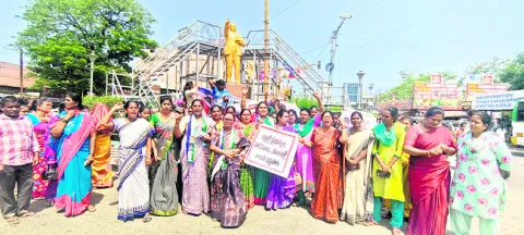 రక్షణేది బాబు?