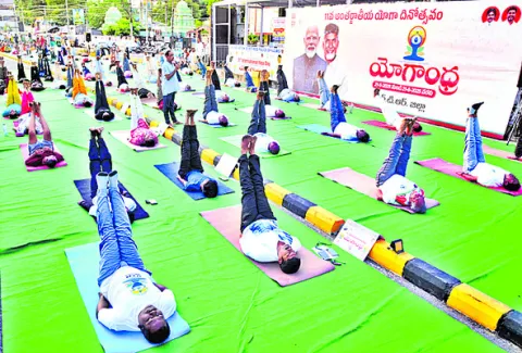 నిత్య యోగాతో జీవితంలో నూతనోత్తేజం 
