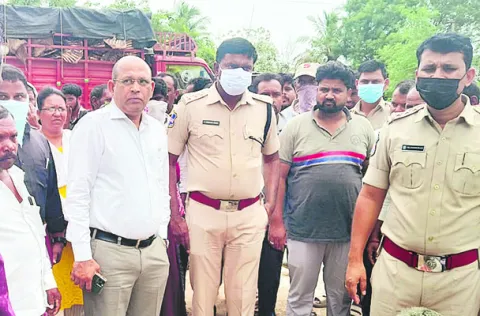 దుర్వాసన భరించలేం.. 