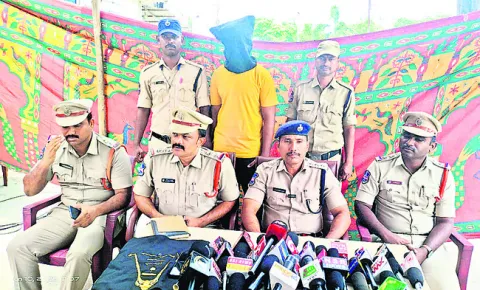 చోరీ సొత్తుతో ప్రియురాలితో జల్సాలు