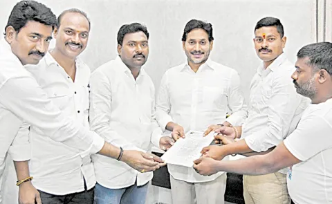 MDU Union urges ys Jagan Mohan Reddy to reinstate doorstep ration delivery system: AP