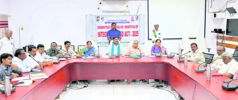 విత్తన చట్టం రూపకల్పనకు కృషి