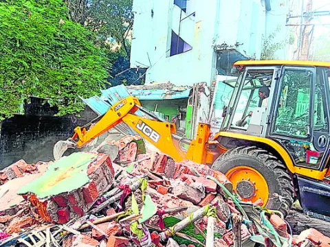 నాలా ఆక్రమణల తొలగింపు
