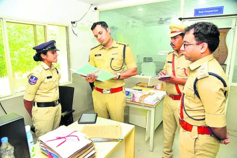 రౌడీ 
