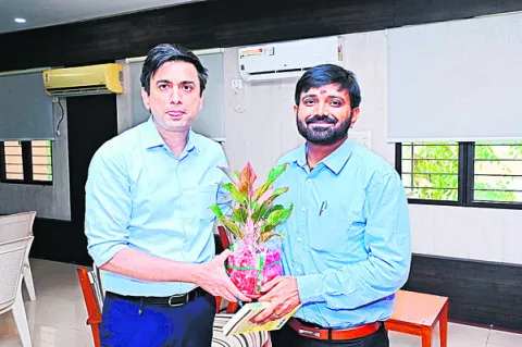 సోషల్‌ వెల్ఫేర్‌ డీడీగా విక్రమ్‌కుమార్‌రెడ్డి 
