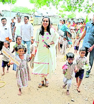 అంగన్‌వాడీల్లో చిన్నారులను చేర్పించాలి