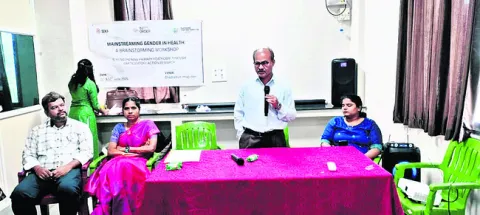 ప్రజారోగ్యంపై దృష్టి పెట్టండి