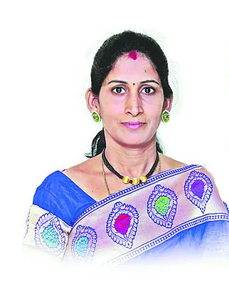 ఎక్కడా లేని హామీలు ఎందుకు ఇచ్చారు?
