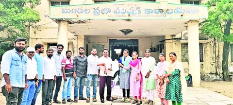 మేము ట్రాక్టర్లు నడపలేం..
