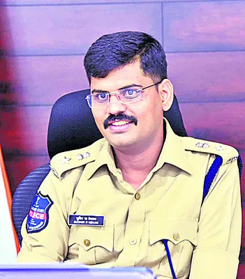కొంచెం భయం.. కొంచెం సంతోషం
