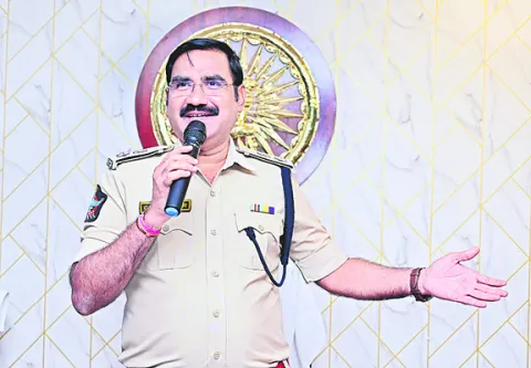 నేరాల నియంత్రణకు కృషి చేయండి 