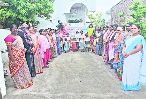 ఊరూరా.. అంగన్‌వాడీ బాట