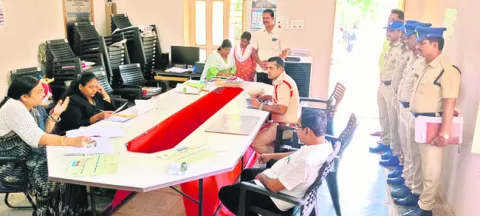 కేసుల పరిష్కారానికి చొరవ చూపండి 