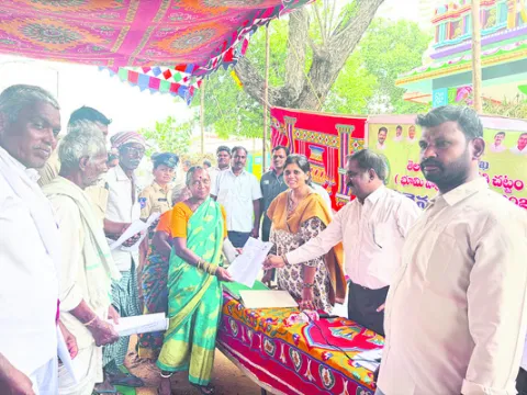 రెవెన్యూ సదస్సులను వినియోగించుకోవాలి