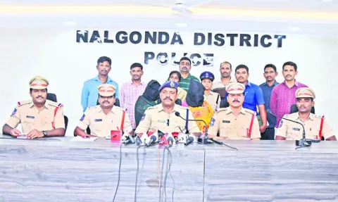 బాలుడ