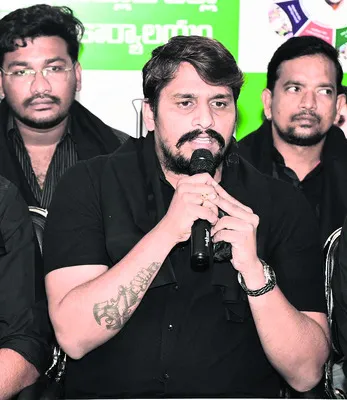 మీడియాపై దాడి హేయమైన చర్య