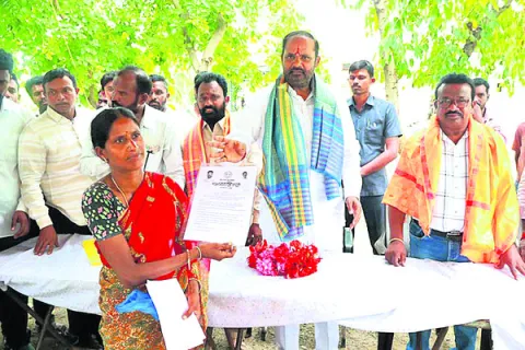 పేదలందరికీ ఇందిరమ్మ ఇళ్లు 
