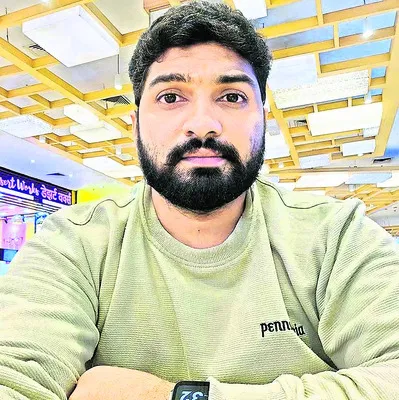 బైక్‌పై స్వగ్రామానికి  వెళ్తుండగా..