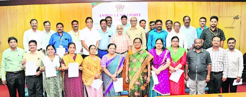 ఏయూలో కొలువుదీరిన కొత్త నాయకత్వం 