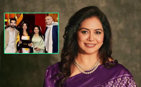 Singer Sunitha Upadrashta Gets Emotional on Her Daughter Graduation Day