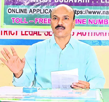 వృద్ధులకు బాసటగా నిలవాలి 