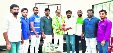 మా జీవనోపాధికి గండి