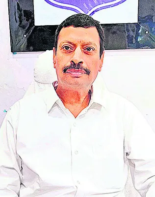 ఫిట్‌నెస్‌ లేని బస్సులను సీజ్‌ చేస్తాం

