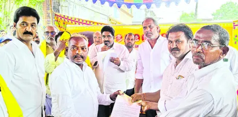 ఉపాధి హామీ పనులు పెంచండి