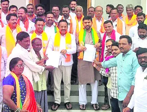 రైతులకు న్యాయం   చేయాలని వినతి
