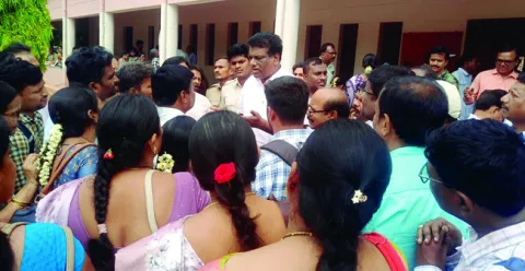 ప్రభుత్వ నిర్లక్ష్యానికి పండిట్లు బలి 