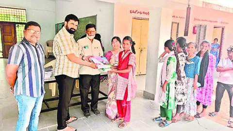 చదువుతోనే    బంగారు భవిష్యత్‌
