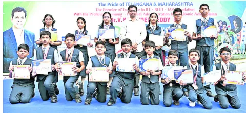 అల్ఫోర్స్‌ విద్యార్థులకు పతకాలు