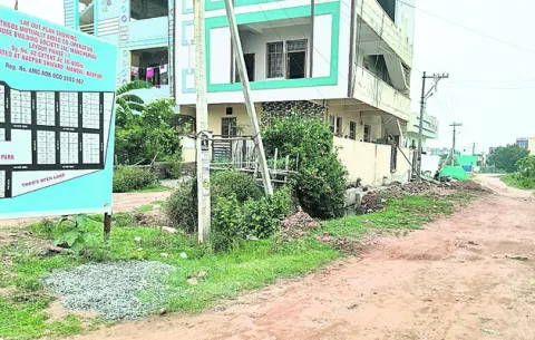 ప్లాట్ల లెక్క తేలేనా?
