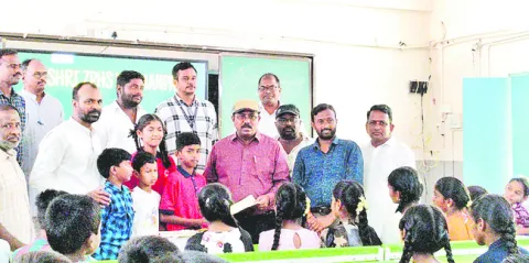 విద్యార్థులు ఉన్నత శిఖరాలు అధిరోహించాలి