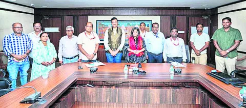 శ్రీమందిర్‌లో దీపకాంతులకు సన్నాహాలు 
