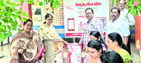 మధ్యాహ్న భోజనానికి సన్నబియ్యం పంపిణీ