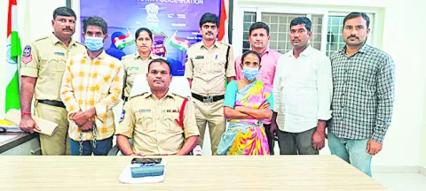 వెంట పడుతున్నాడని.. చంపేశారు