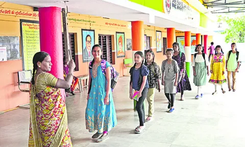 మోగింది బడి గంట